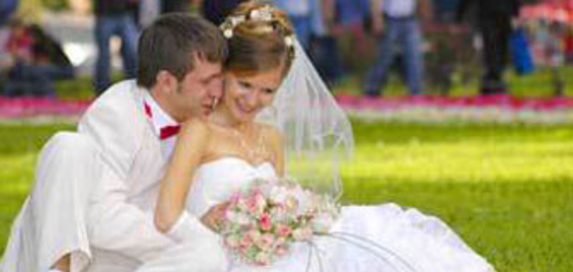 День закоханих Україна зустріне рекордами шлюбів