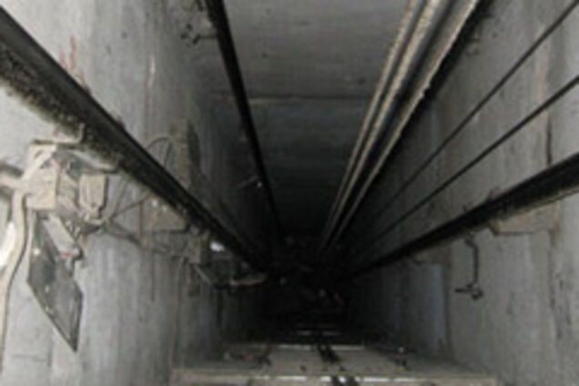 У центрі столиці впав ліфт