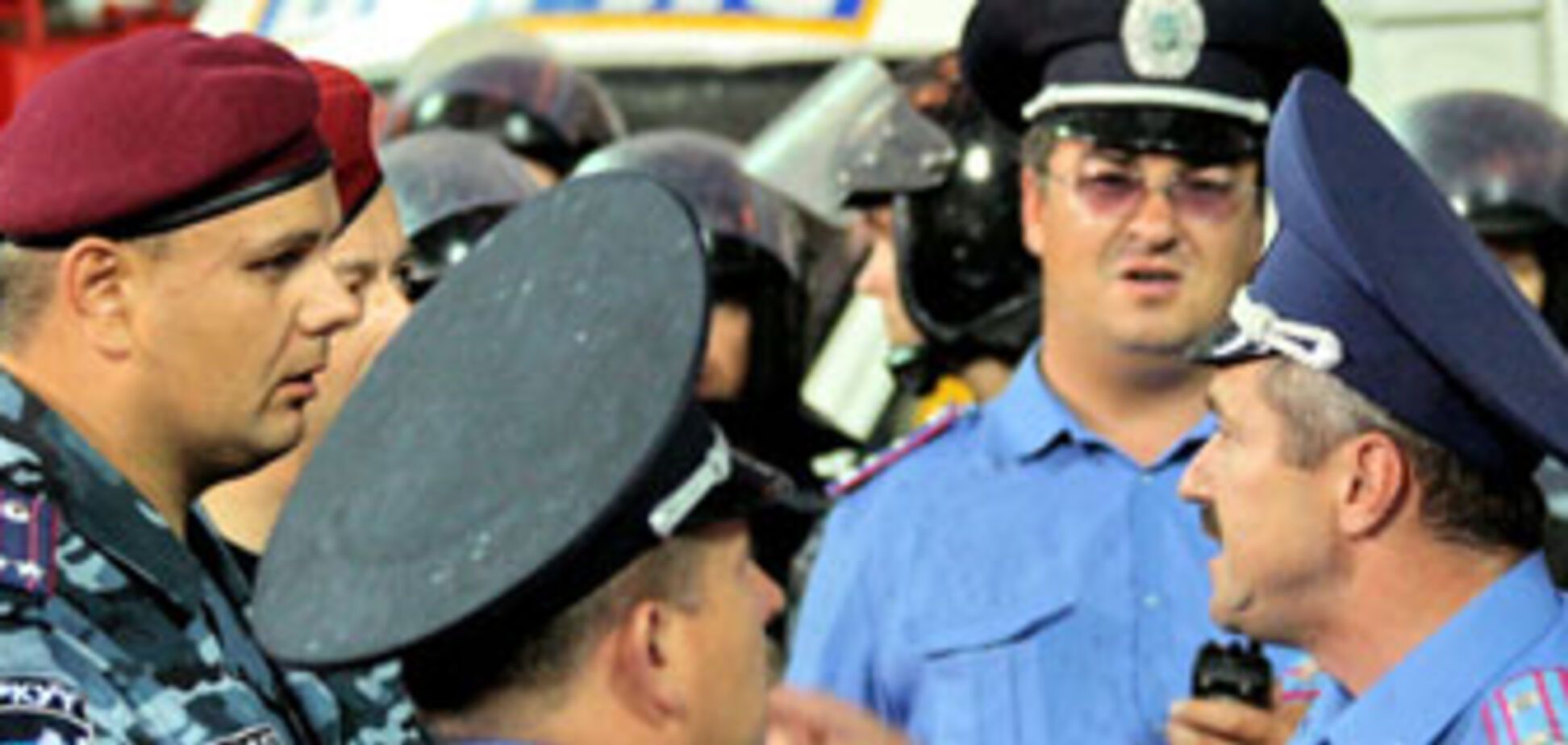 Бійку даішників з 'Беркутом' рознімали бандюки