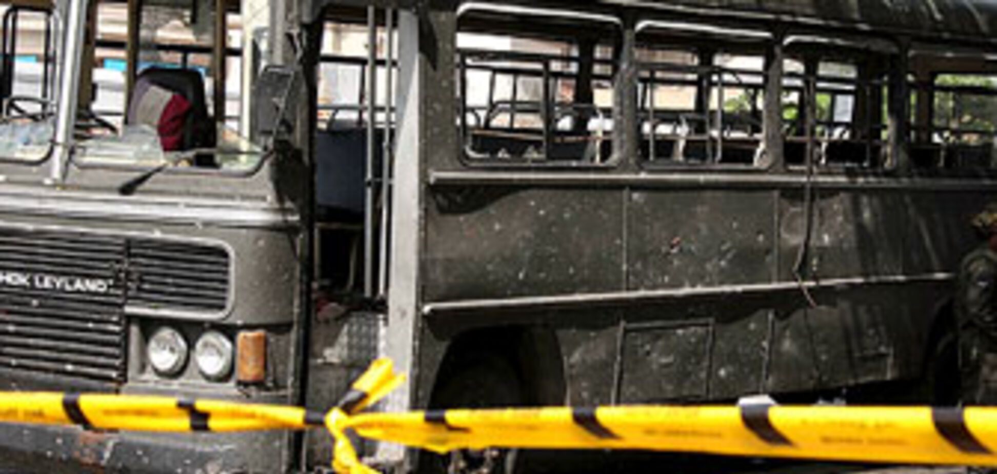 Взрыв автобуса унес жизни мирных жителей