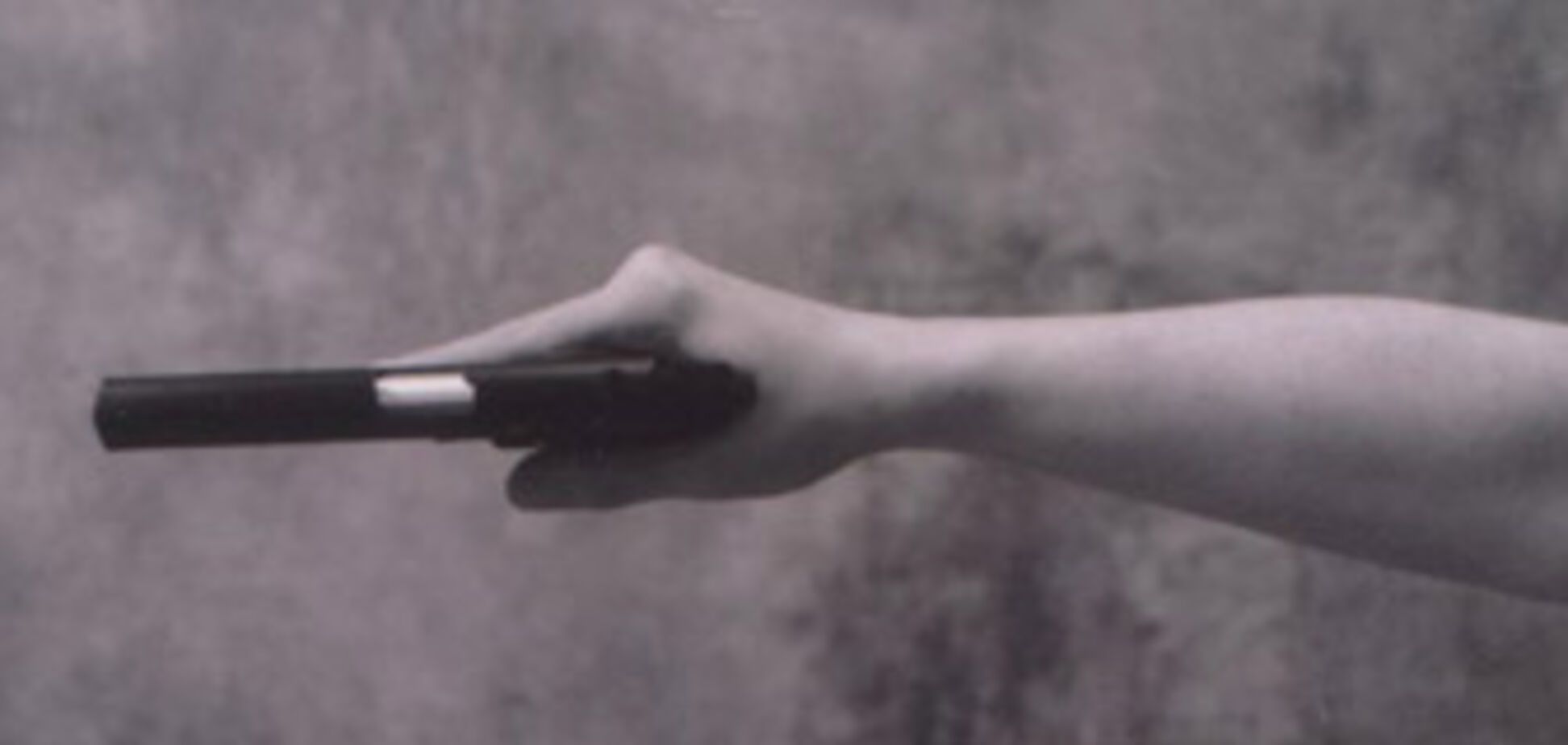 Жінка випадково застрелилася зі зброї чоловіка-міліціонера