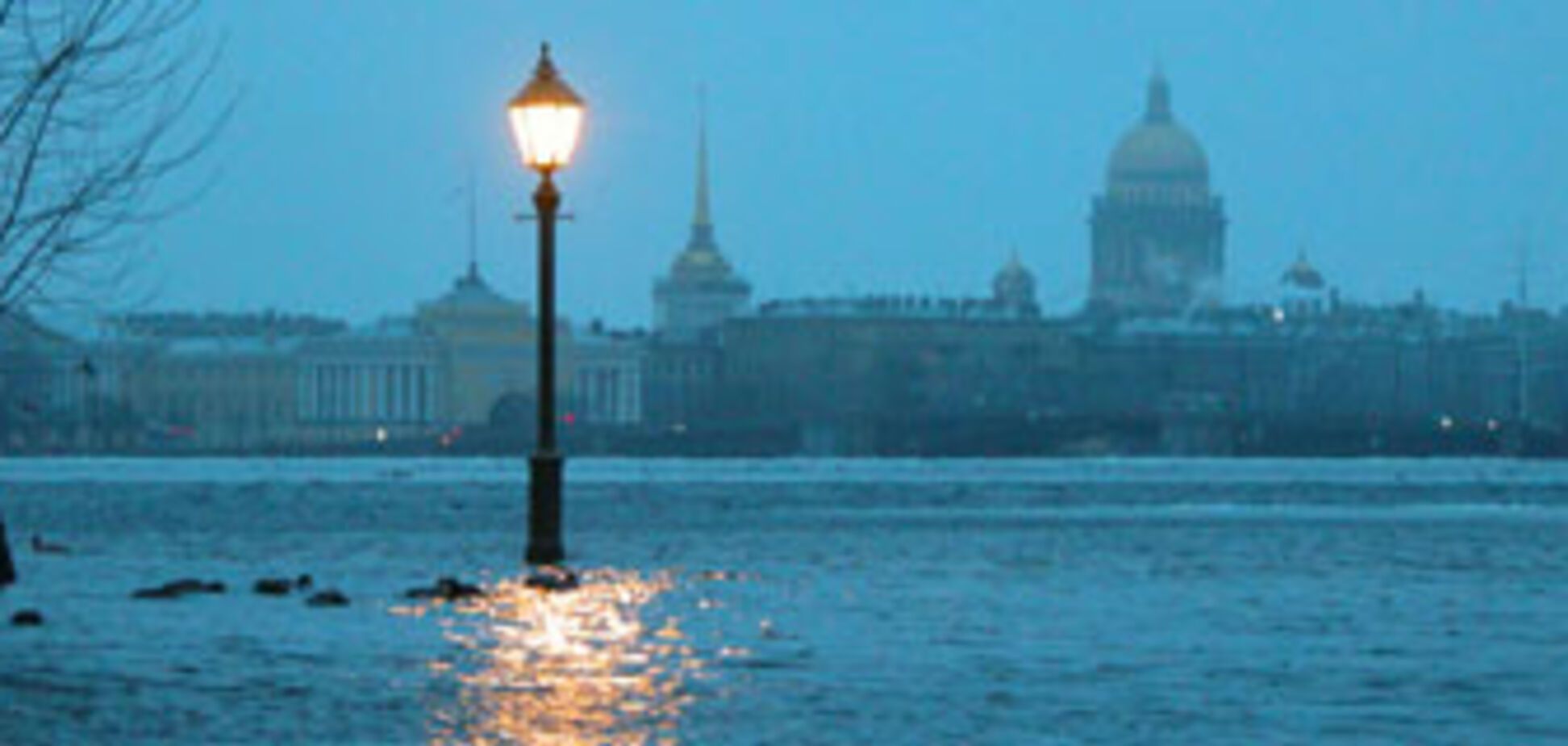 Пітер поплив на хвилях Неви