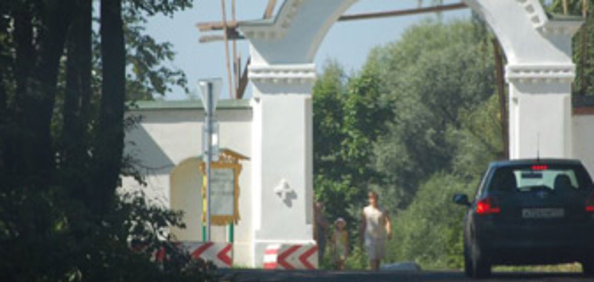 Жителя Львова застрелили у церкви в собственном автомобиле