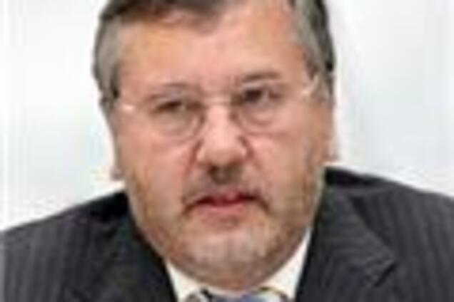 Гриценко жалуется на невнимание к армии