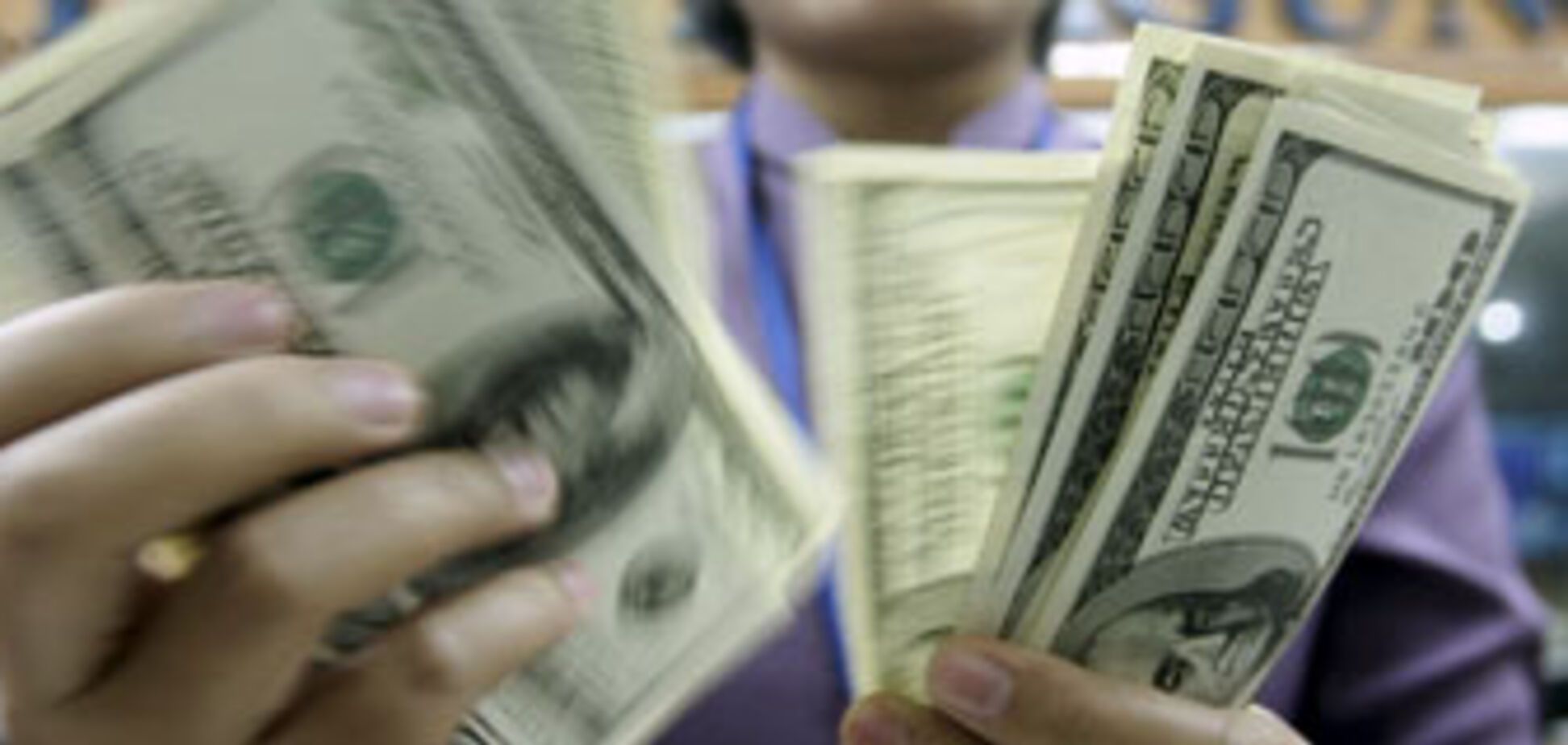 Женщины зарабатывают меньше мужчин