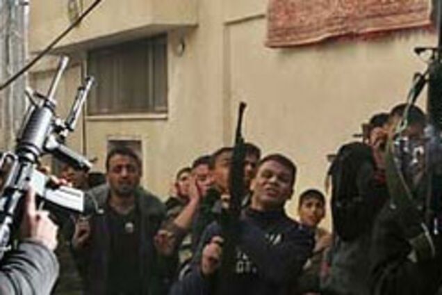 Террористы в Индии бросили в толпу гранату