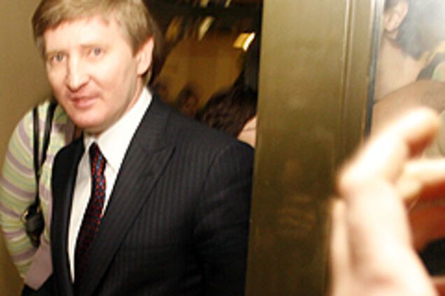 За Ахметова побили журналіста