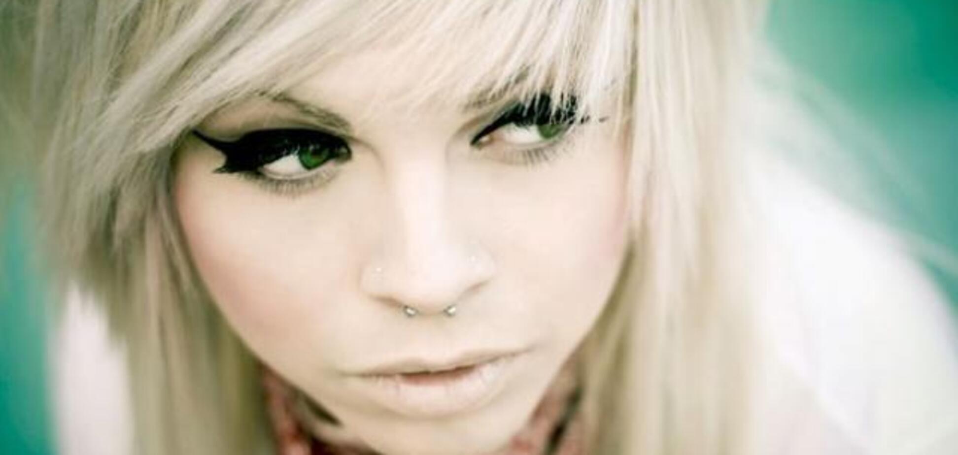 Мммм... Секси. Нравится мордашка? А голышом хотите увидеть?