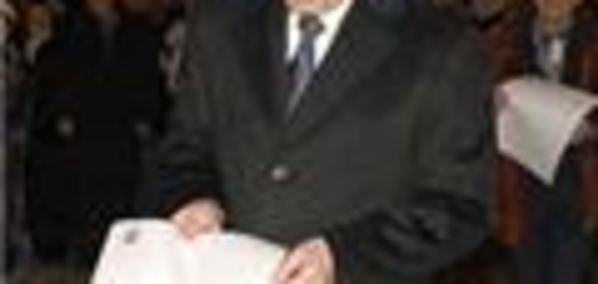 Путин с улыбкой проголосовал за преемника