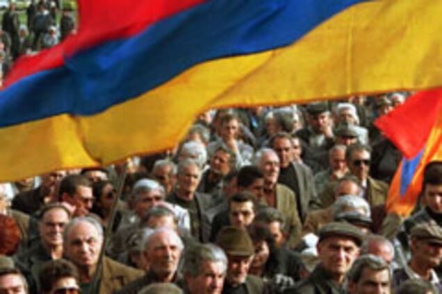 В Ереване пострадали более 130 человек