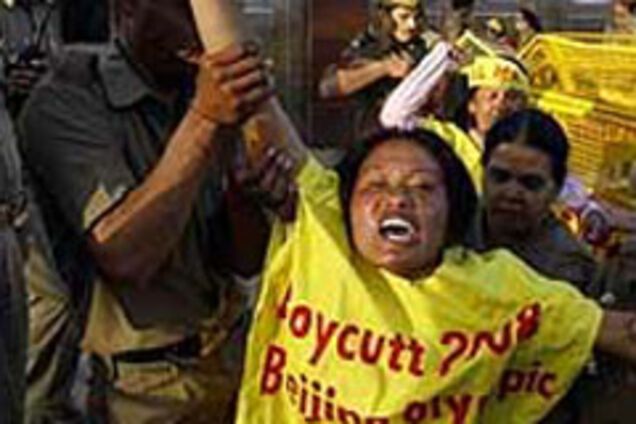 Тибетцы штурмовали посольство КНР в Дели