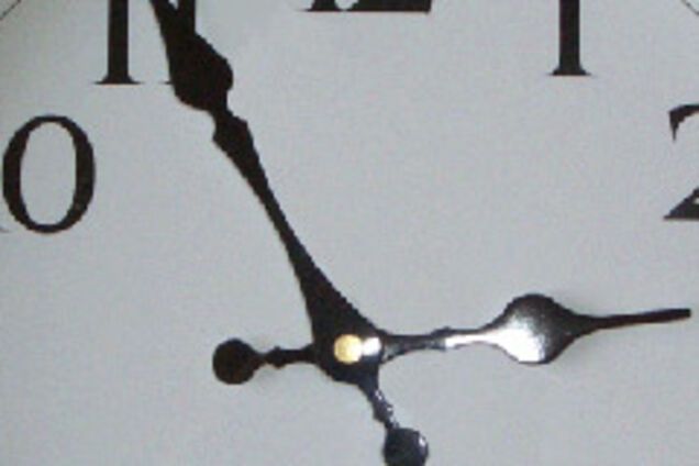 Українські ночі стануть коротшими. Переводимо годинник