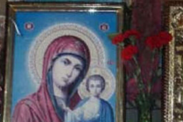 На пластику проявилася Божа Матір