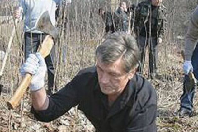 Ющенко узявсь за сокиру Задля мистецтва