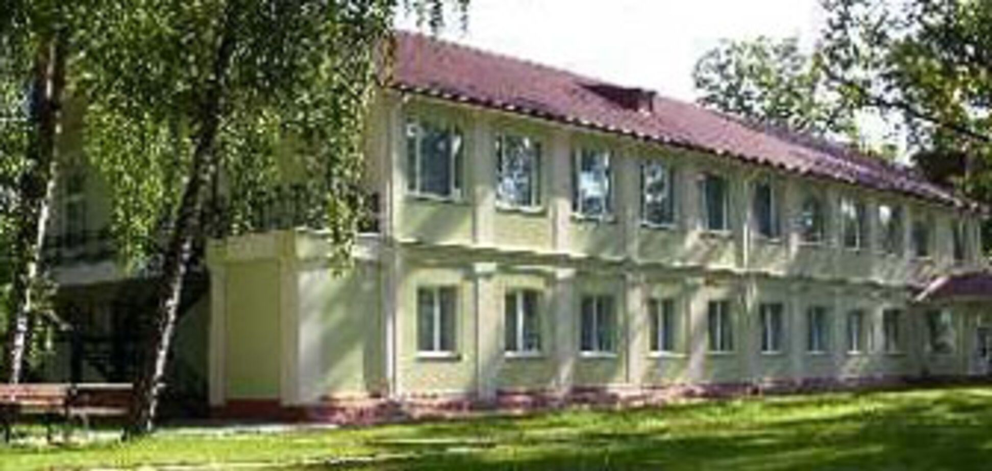 Экс-министр сбежал, но госдачу себе оставил