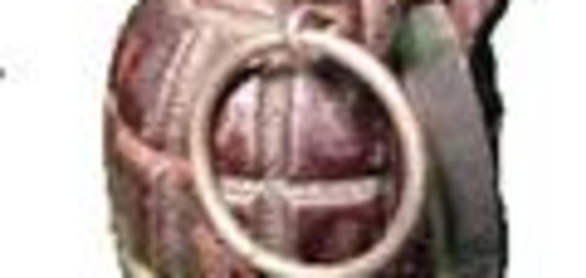 У столичному дворі людини поранило вибухом гранати