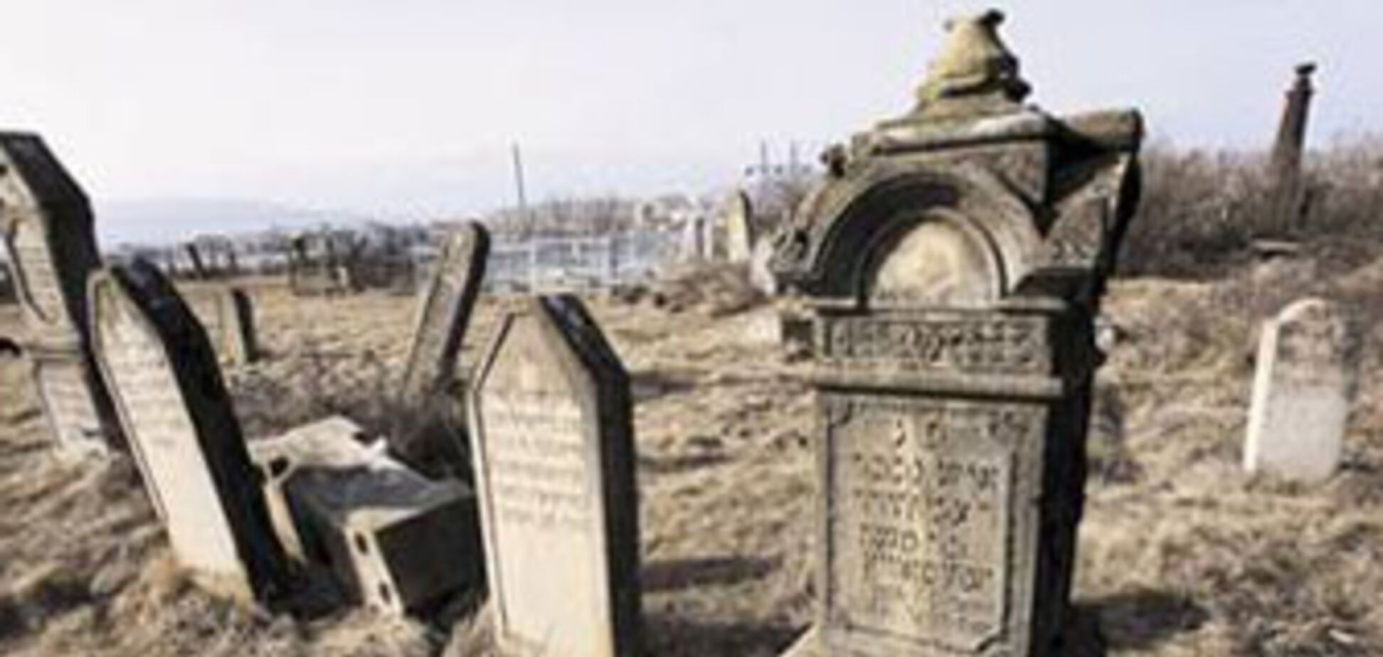 У Житомирі вандали зруйнували могили