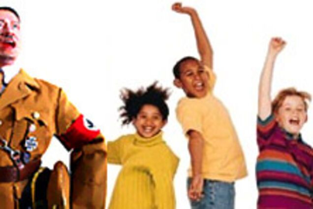 В Киеве торгуют игрушечным Гитлером