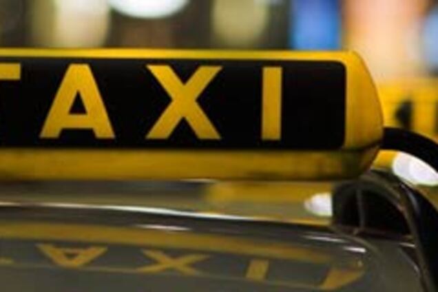 Таксі спалили з водієм