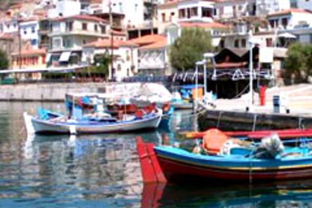 Жители острова Лесбос подают в суд на лесбиянок