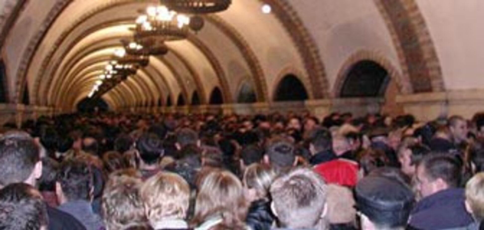 Киевлян заставят платить за переход между ветками метро