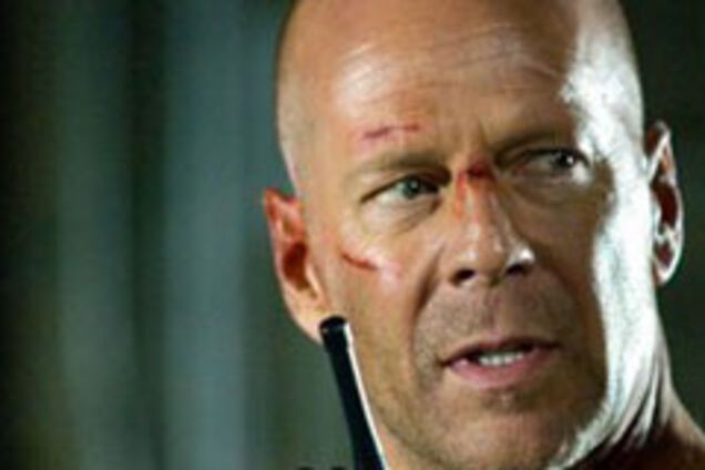 Брюс Вілліс воює з фанами блогів