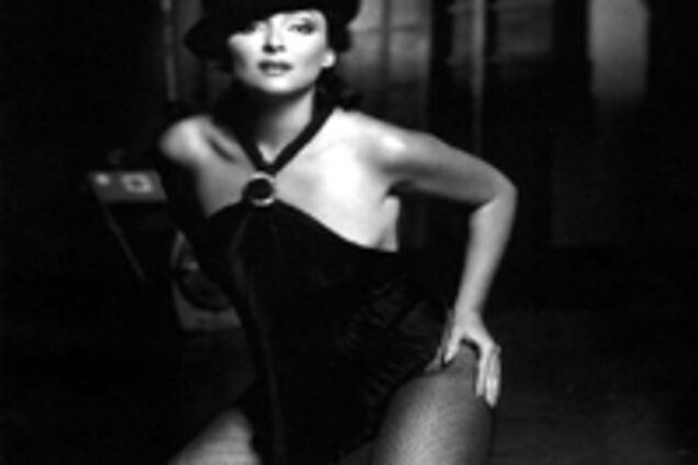 Лоліта знімає стрес грою в автомати