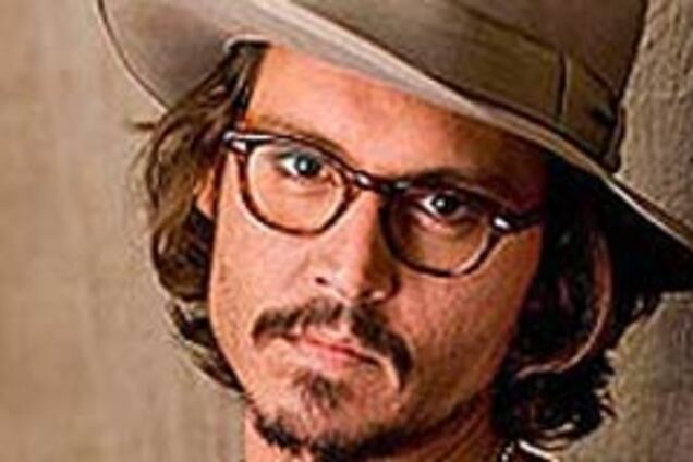 Зведений брат Джонні Деппа написав книгу про Голлівуд