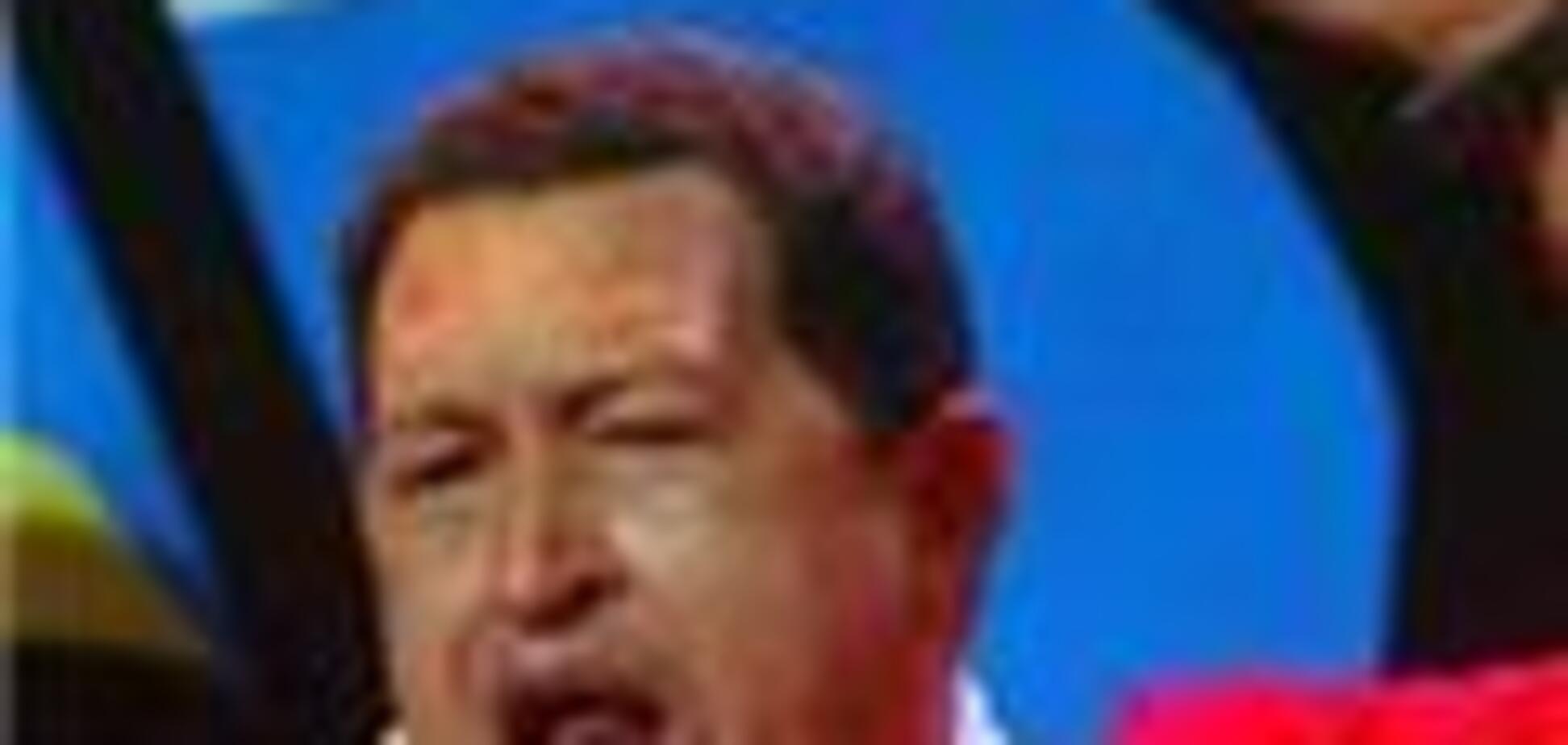 Уго Чавес намагається відібрати дитину у дружини