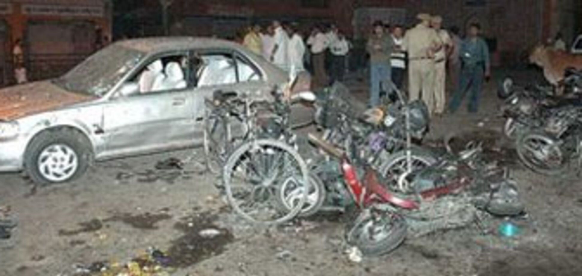 Число жертв взрывов в Индии возросло до 80 человек