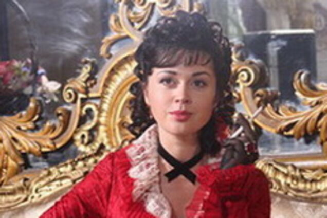 Няня Вика стала жертвой альфонса
