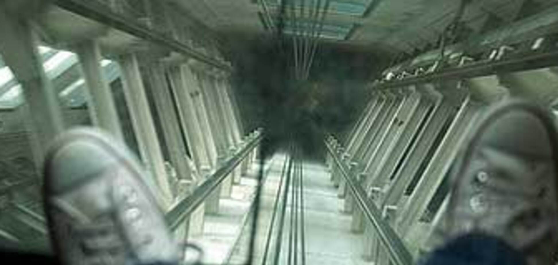 У Києві впав ліфт з людьми