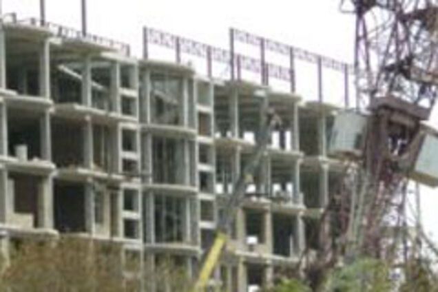 У Севастополі звалився будівельний кран