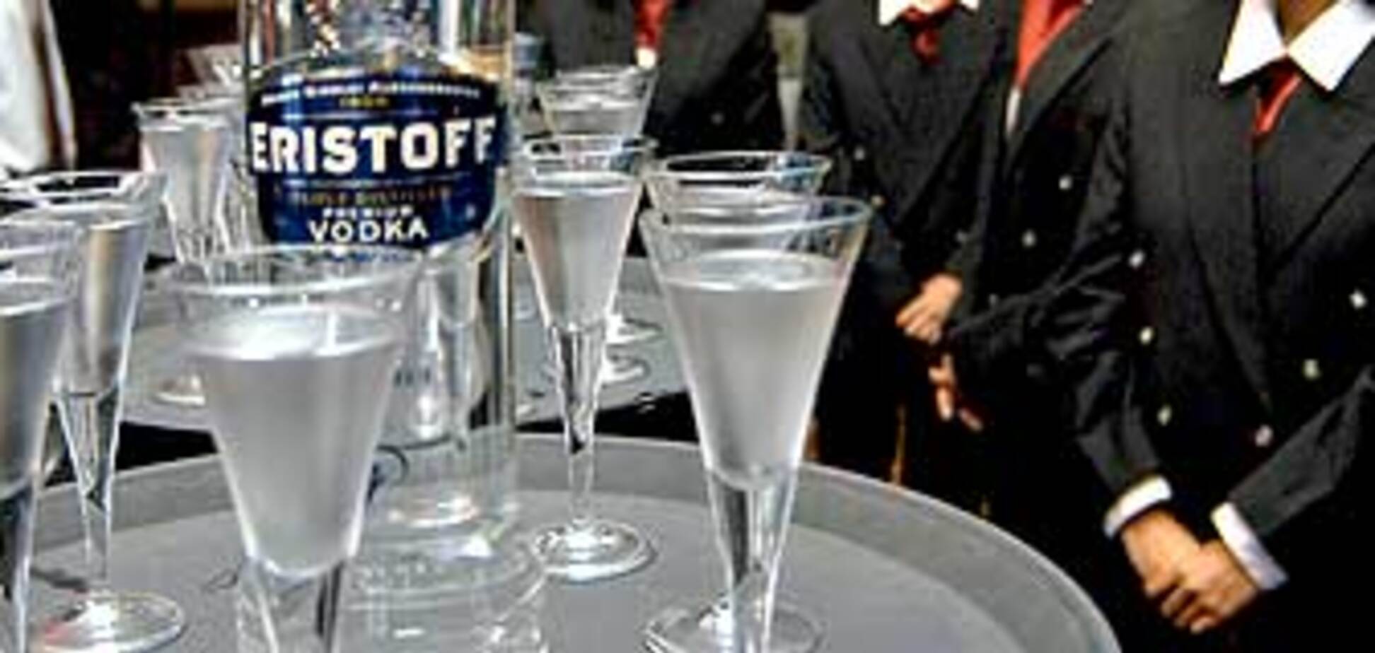 В Индии от отравления водкой погибли 65 человек