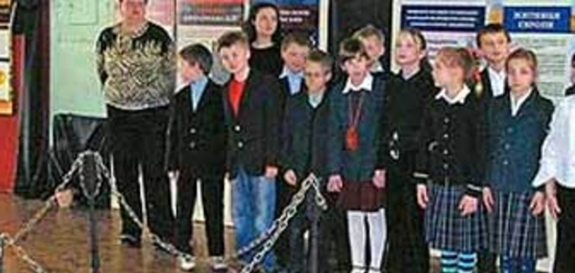 В столичной школе детей пугают Голодомором