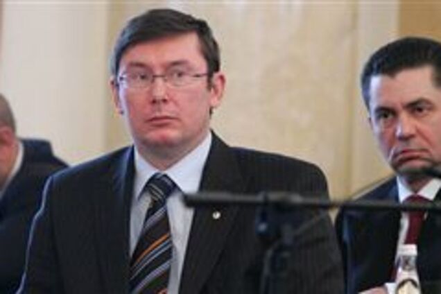 Генпрокуратура намерена отстранить Луценко