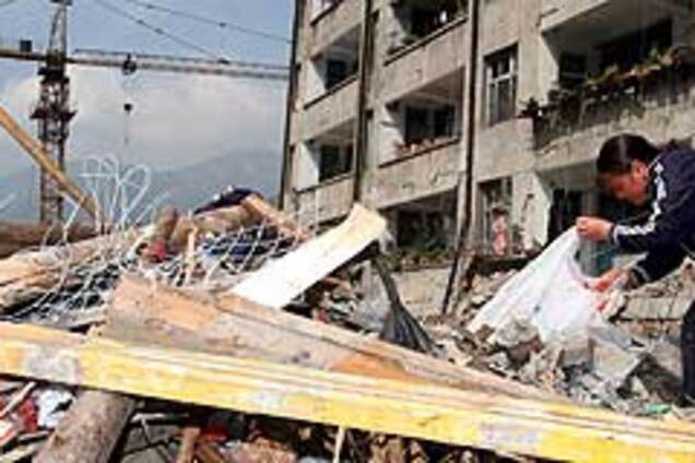 В Китае из-под завалов спустя 11 дней спасли живого старика