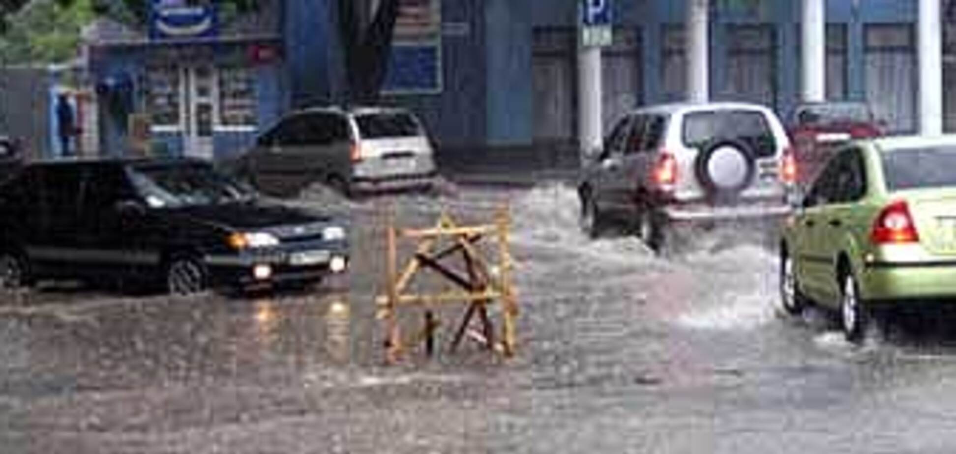 Сімферополь потонув у дощових водах