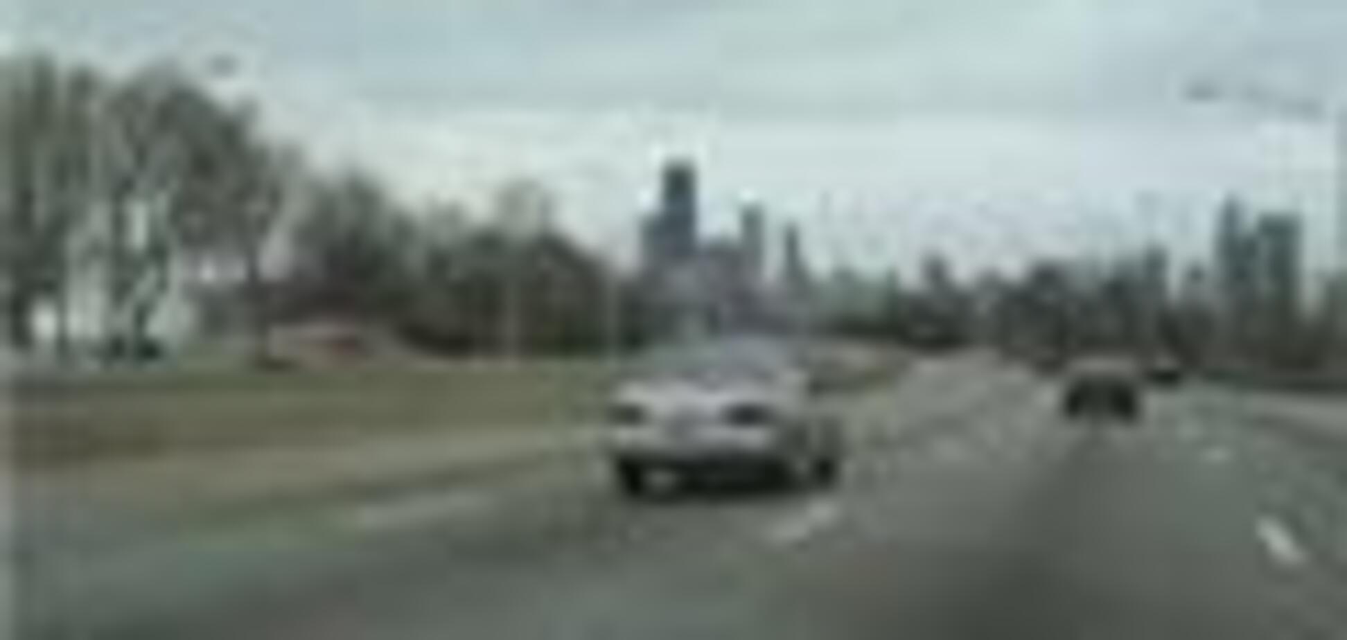 Завтра в Украине град, ливни и ураганный ветер