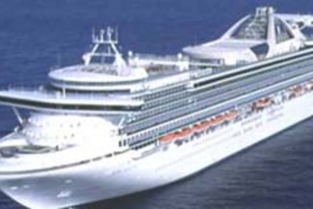 Біля берегів Латвії сів на мілину лайнер з тисячею пасажирів