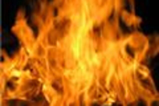 На белорусском нефтехранилище сгорело 200 тонн бензина