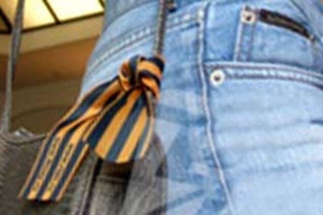 Все ясно: Кто без георгиевской ленточки - тот ФАШИСТ!