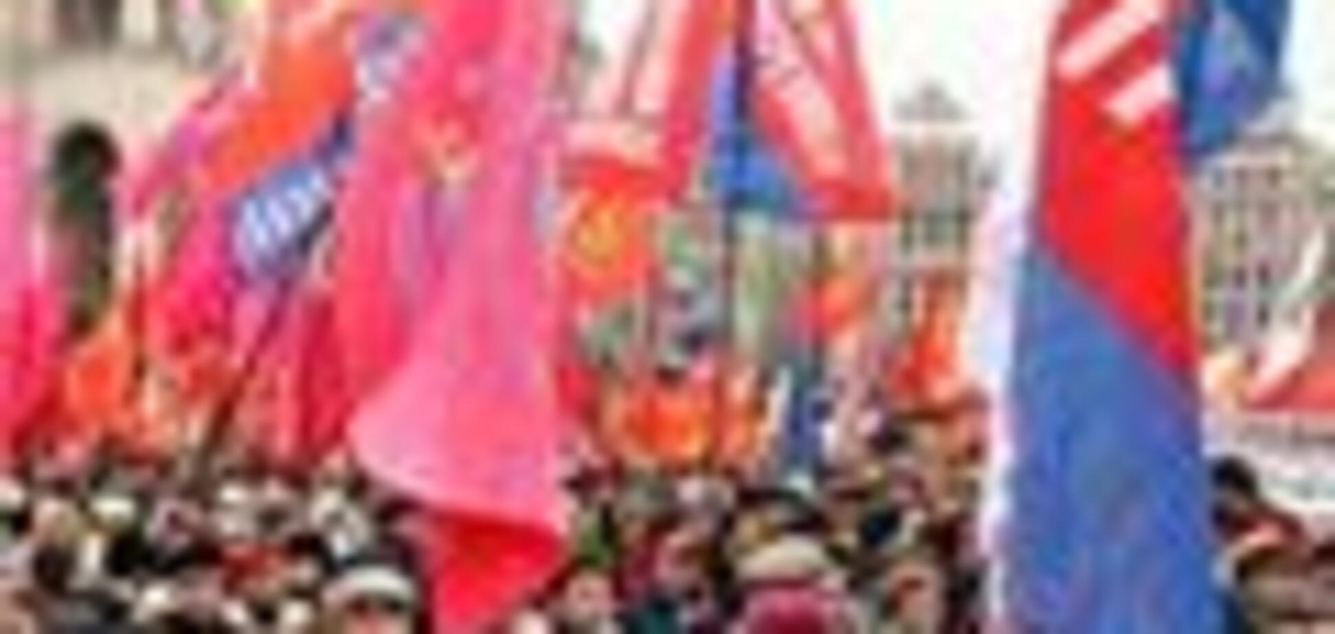 Коммунисты агитируют против НАТО под советские песни