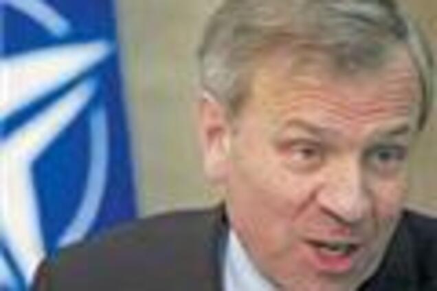 Ющенко призвал забыть мифы и легенды о НАТО