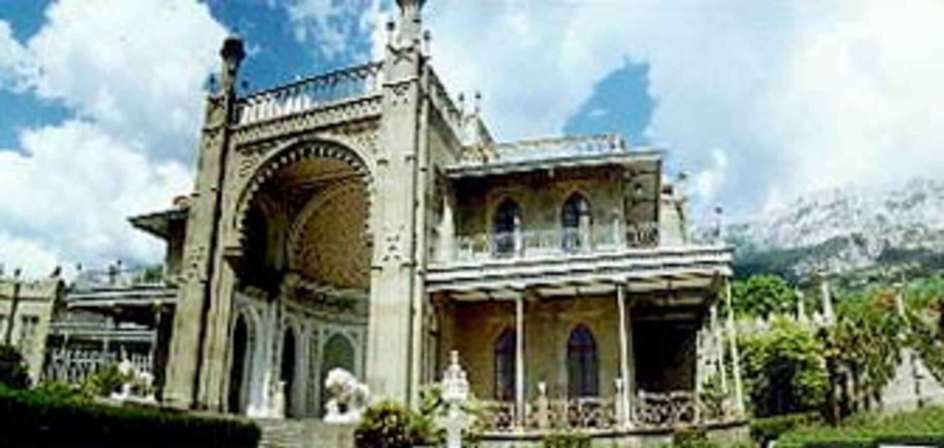 На территории Воронцовского дворца выявили самозахват земли