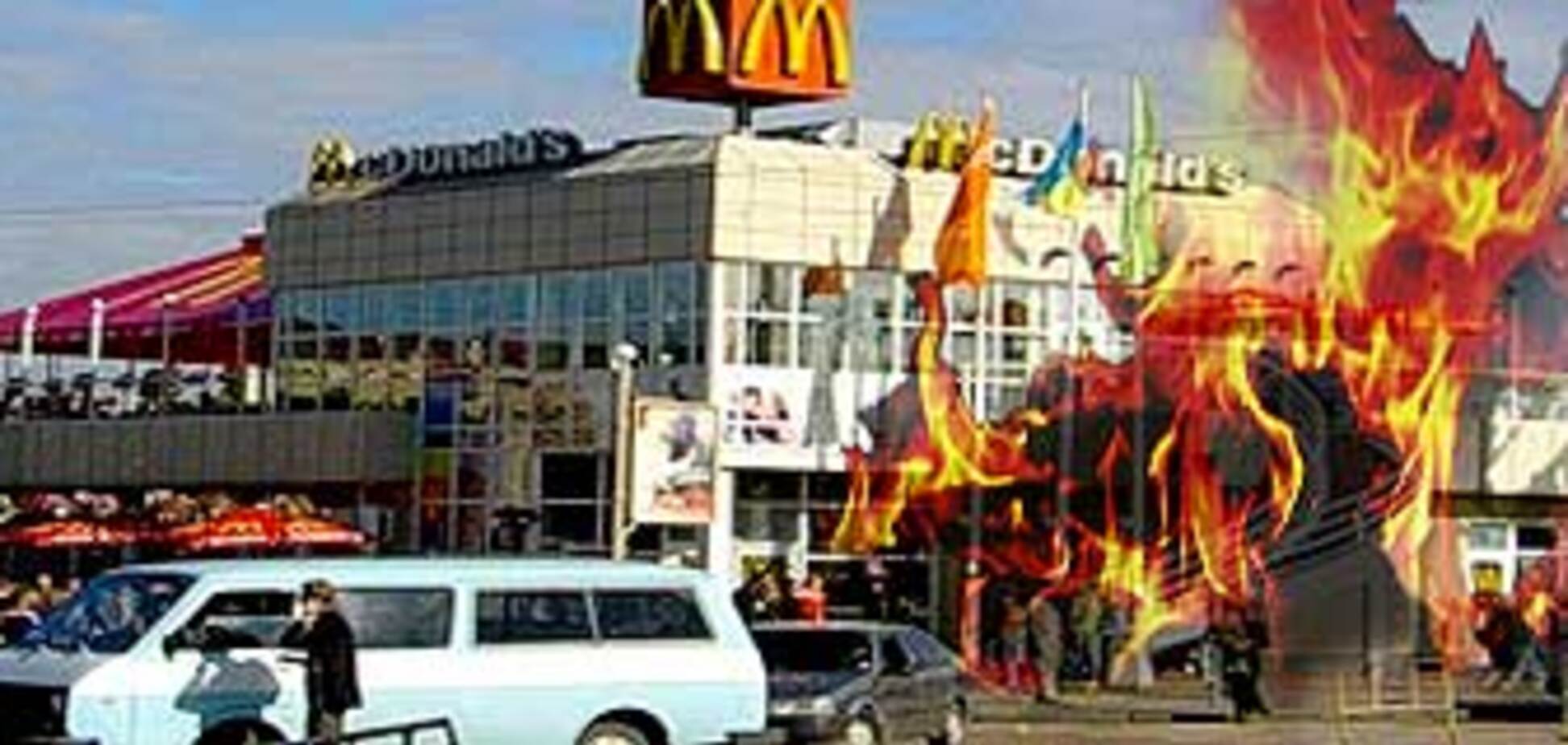 В центре Киева горел «Макдоналдс»