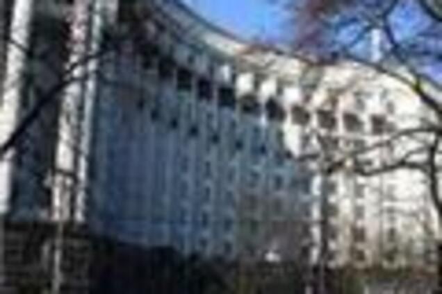 Кабмин собрался улучшить отношения с Россией