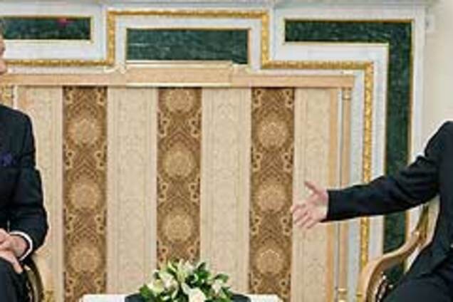 Разорвать дружбу с Украиной старается...Медведев