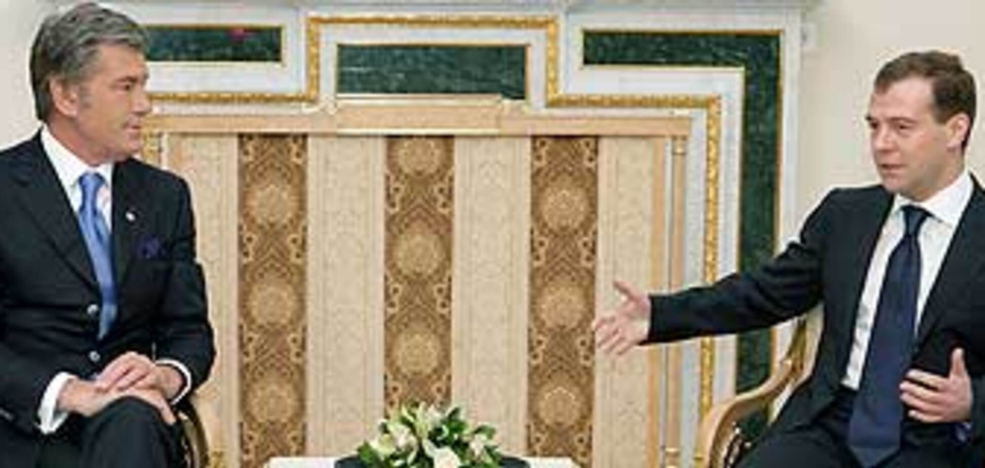Разорвать дружбу с Украиной старается...Медведев