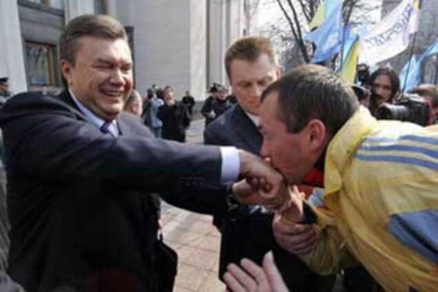 Янукович гарантирует уход Тимошенко